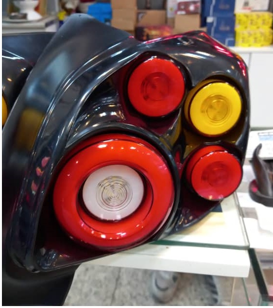 کاسه چراغ عقب اسپرت پژو 206 مدل هلا برجسته - Image 6