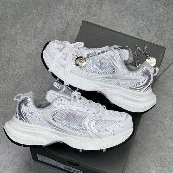 کتونی زنانه و مردانه نیو بالانس 530 new balance New Edition سفید نقره ای