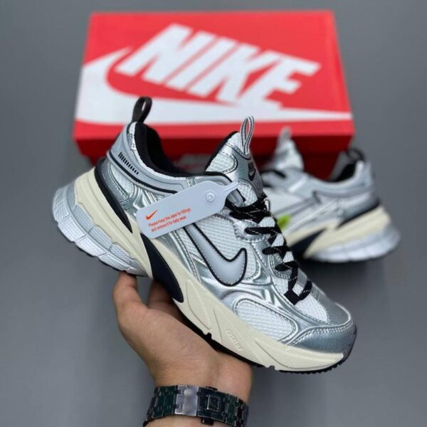 کتونی زنانه و مردانه نایک Nike Zoom Vomero 5 طوسی (ورنی)