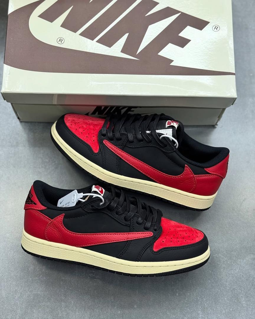 کفش کتونی زنانه و مردانه نایک ایر جردن 1 Travis Scott Black Red
