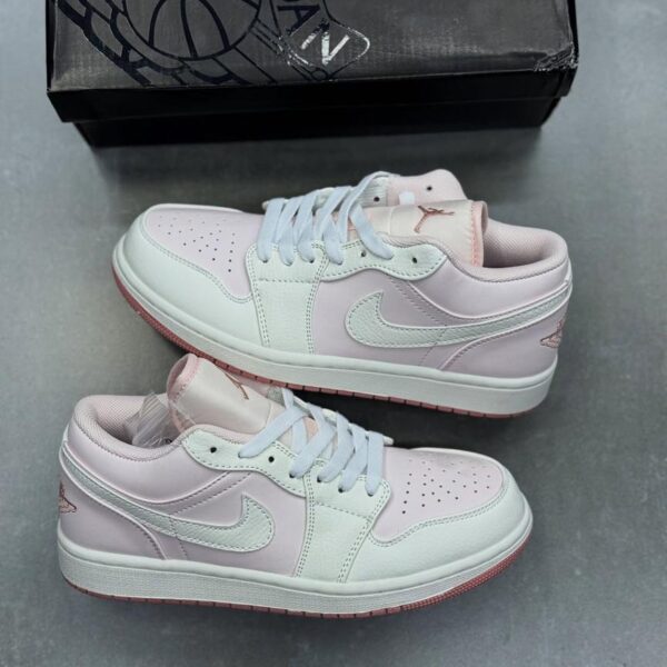 کفش کتونی زنانه نایک ایر جردن 1 White Pink