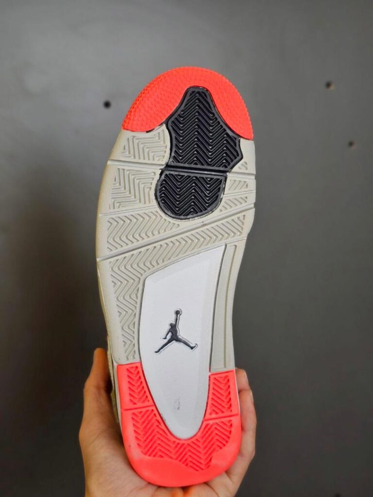 کفش کتونی زنانه و مردانه نایک Air jordan4 کد 100720 (MK)