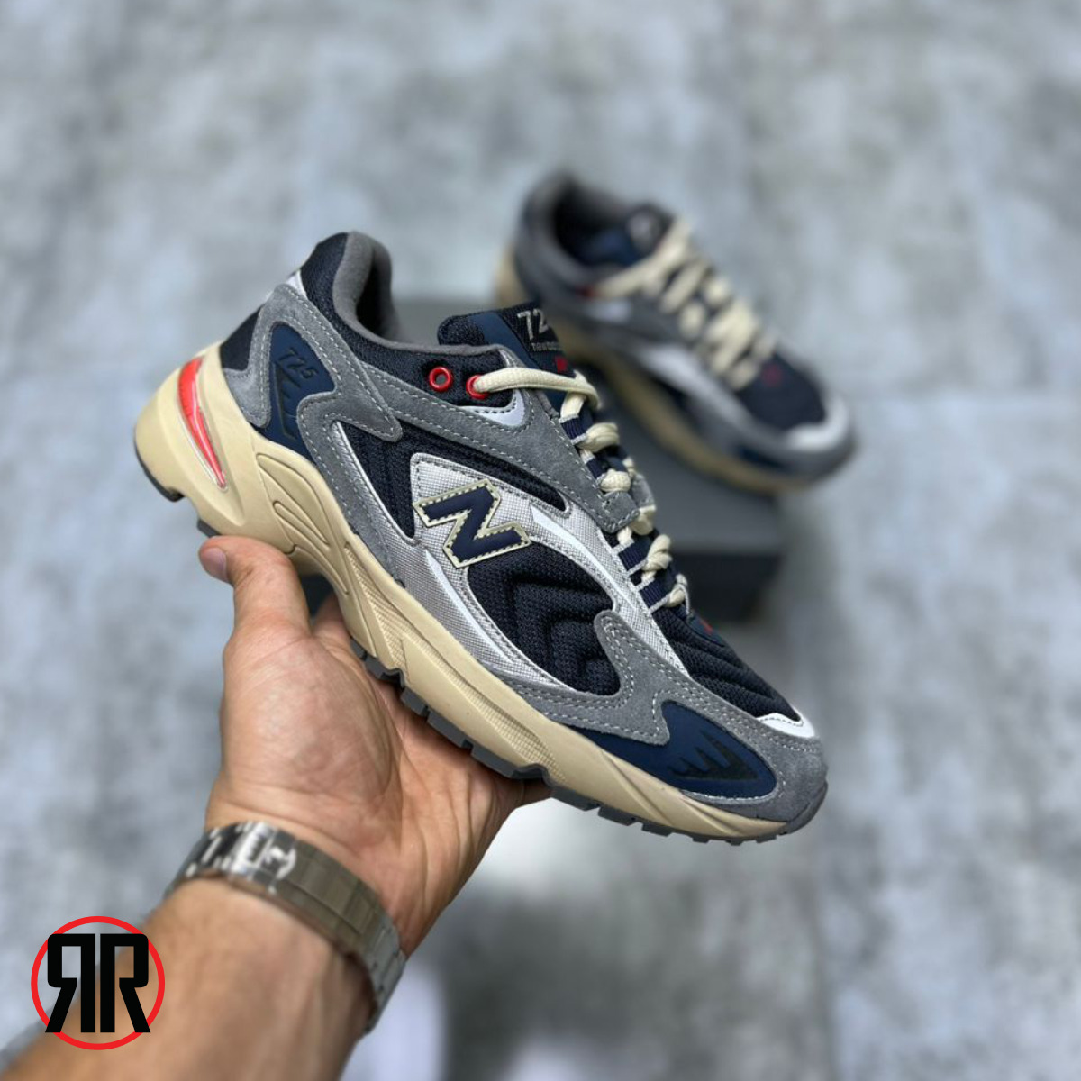 کتونی زنانه و مردانه نیو بالانس 725 new balance