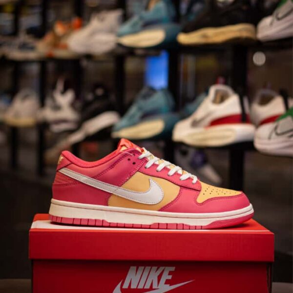 کفش کتونی زنانه و مردانه نایک SB DUNK LOW Strawberry Peach (MK)