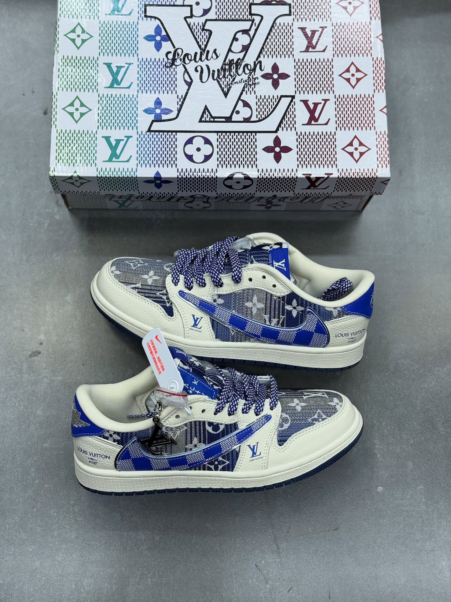 کفش کتونی زنانه و مردانه نایک ایر جردن Louis Vuitton x Travis Scott Jordan 1