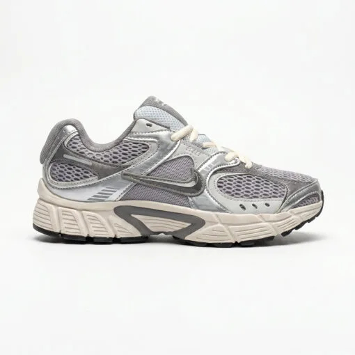 کفش کتونی زنانه و مردانه نایک وی فایو آر ان آر نقره‌ای طوسی زیره کرم Nike V5 RNR Cement Grey