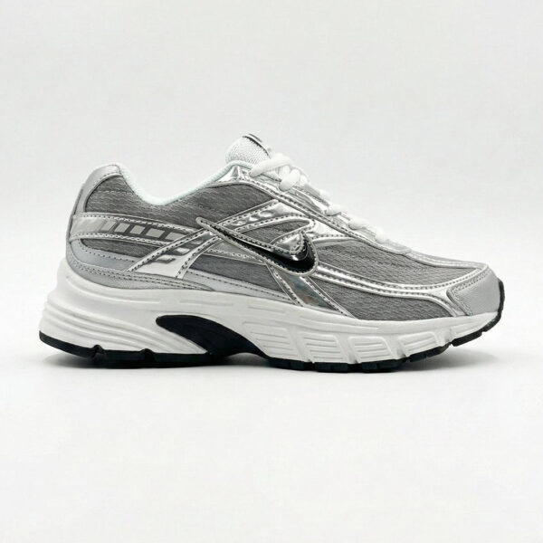 کفش کتونی زنانه و مردانه نایک اینیشیتور نقره‌ای خاکستری Nike Initiator Silver Grey