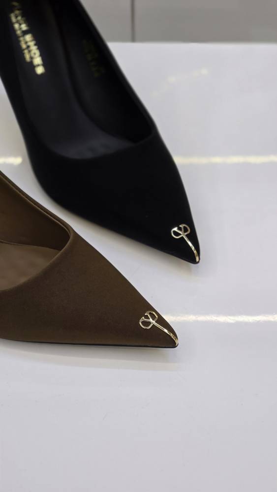کفش پاشنه زنانه مدل پشت بسته رویه مات یراق Valentino (MK) - تصویر 4