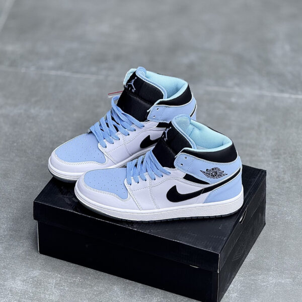 کفش کتونی زنانه و مردانه نایک جردن 1 Air Jordan 1 Mid Ice Blue