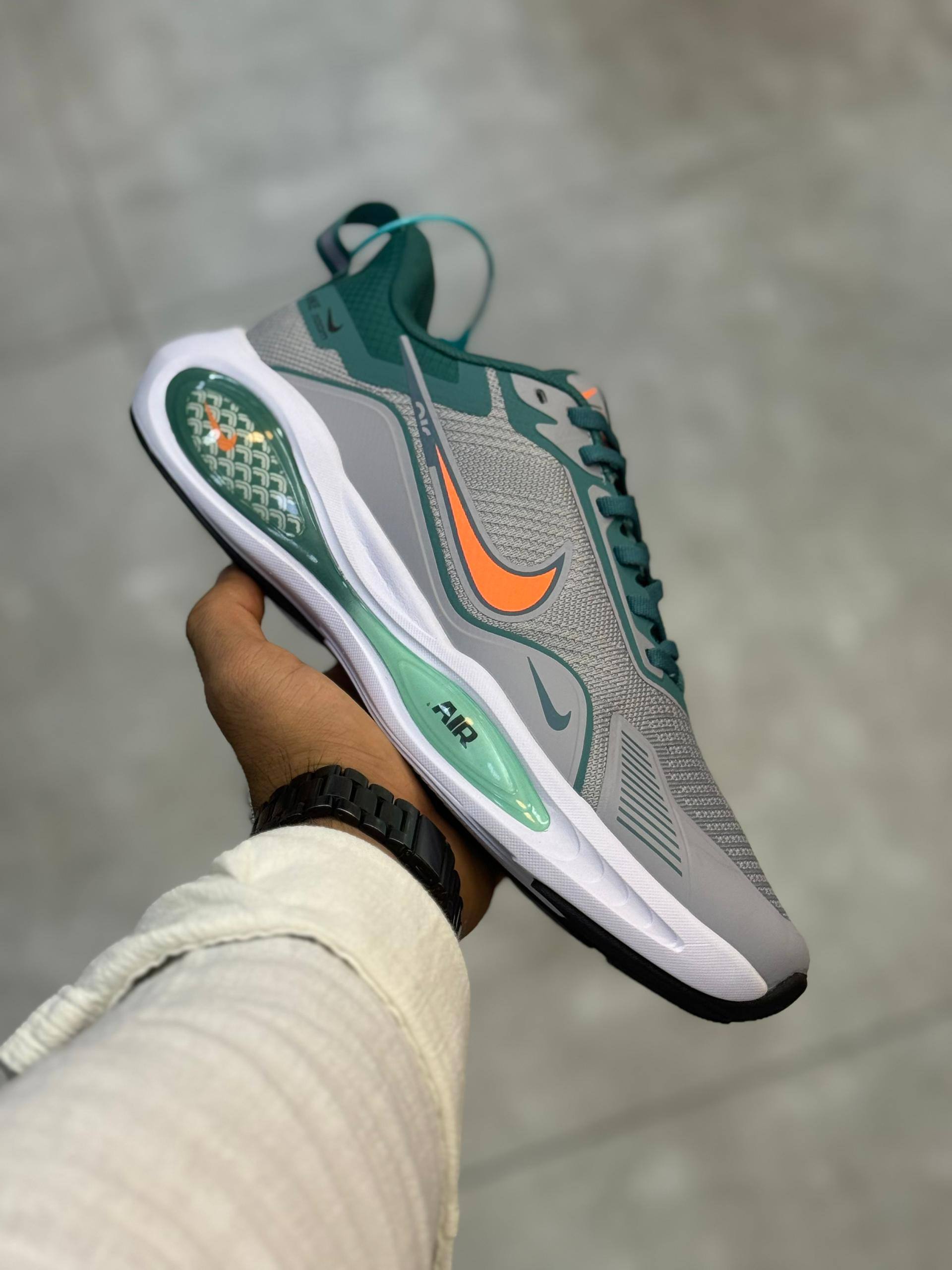 کفش کتونی مردانه نایک زوم روولوشن Nike Zoom revolution Grey White