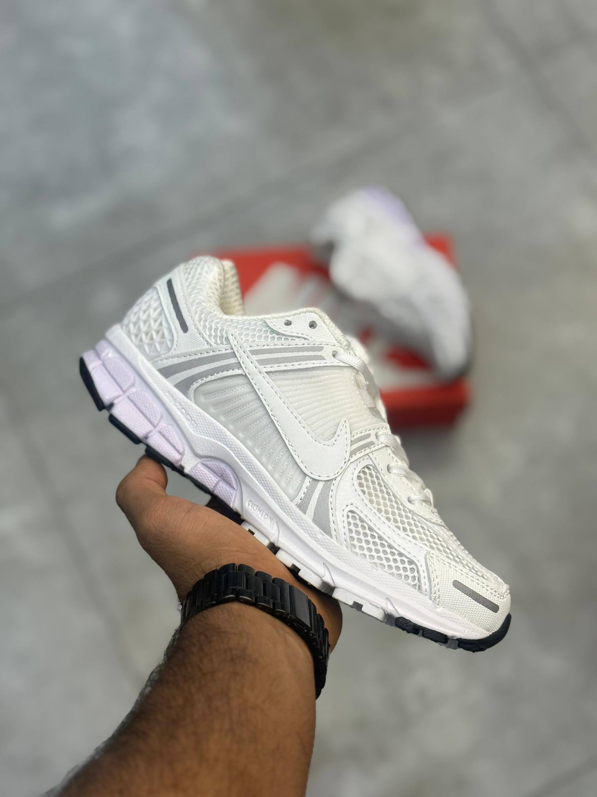کفش کتونی زنانه نایک Nike Air Zoom Vomero 5 White/Vast Grey