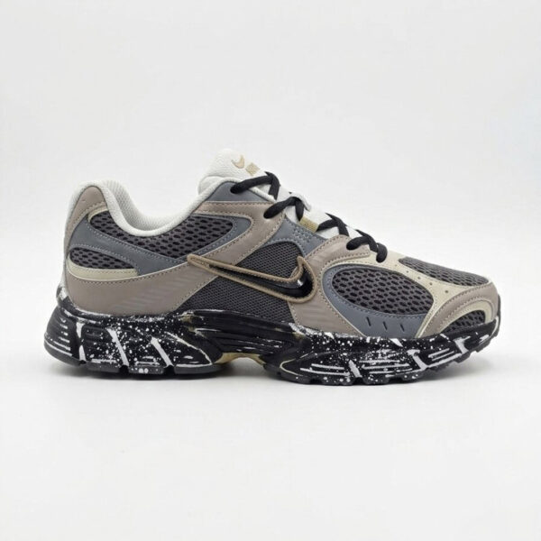 کفش کتونی مردانه نایک ی فایو آر ان آر طوسی بژ مشکی Nike V5 RNR