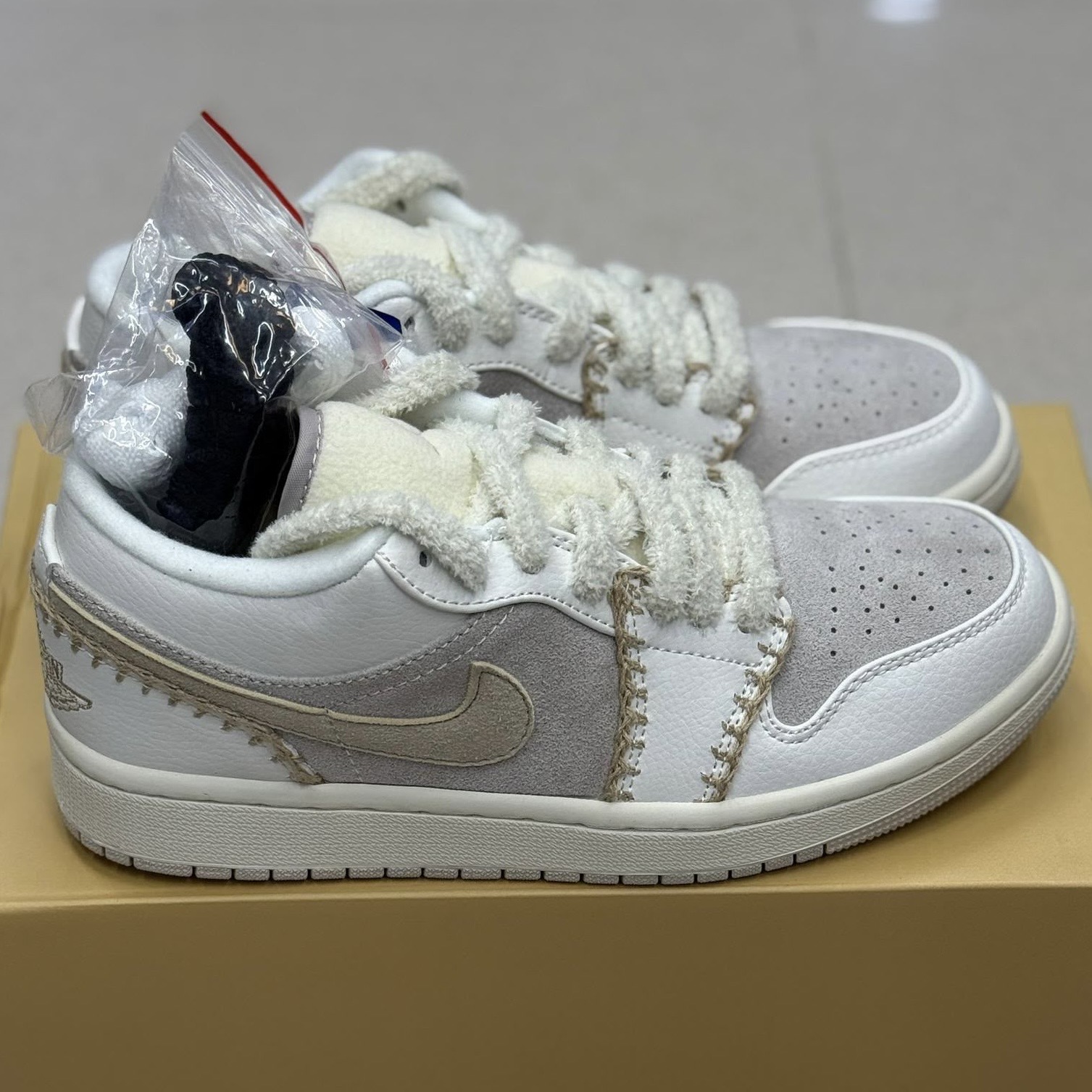 کفش کتونی کنفی نایکی جردن 1 کوزی گیرل Nike Air Jordan 1 Low SE Hemp Cozy Girl - Image 2