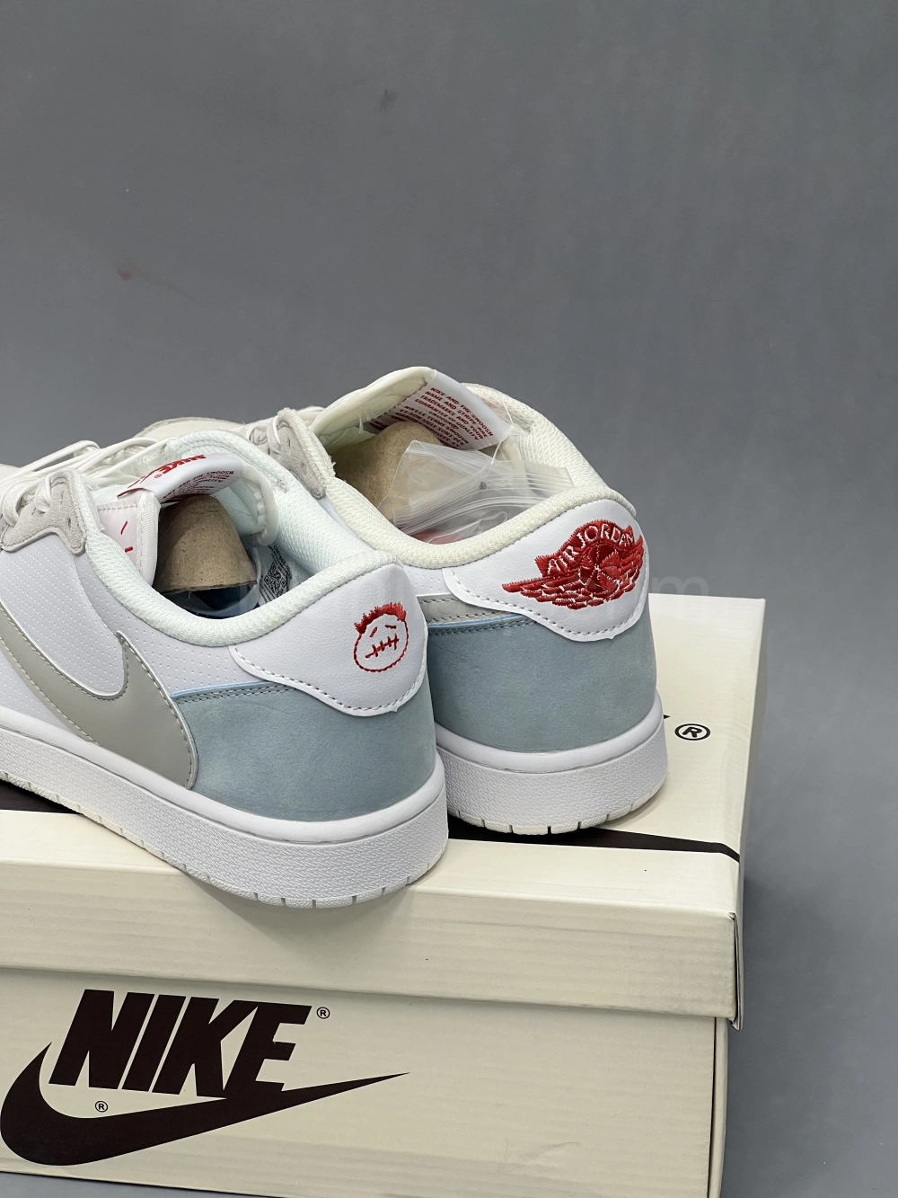 کفش کتونی زنانه و مردانه نایک ایر جردن 1 Jordan 1 Low Travis Scott Paris - Image 6