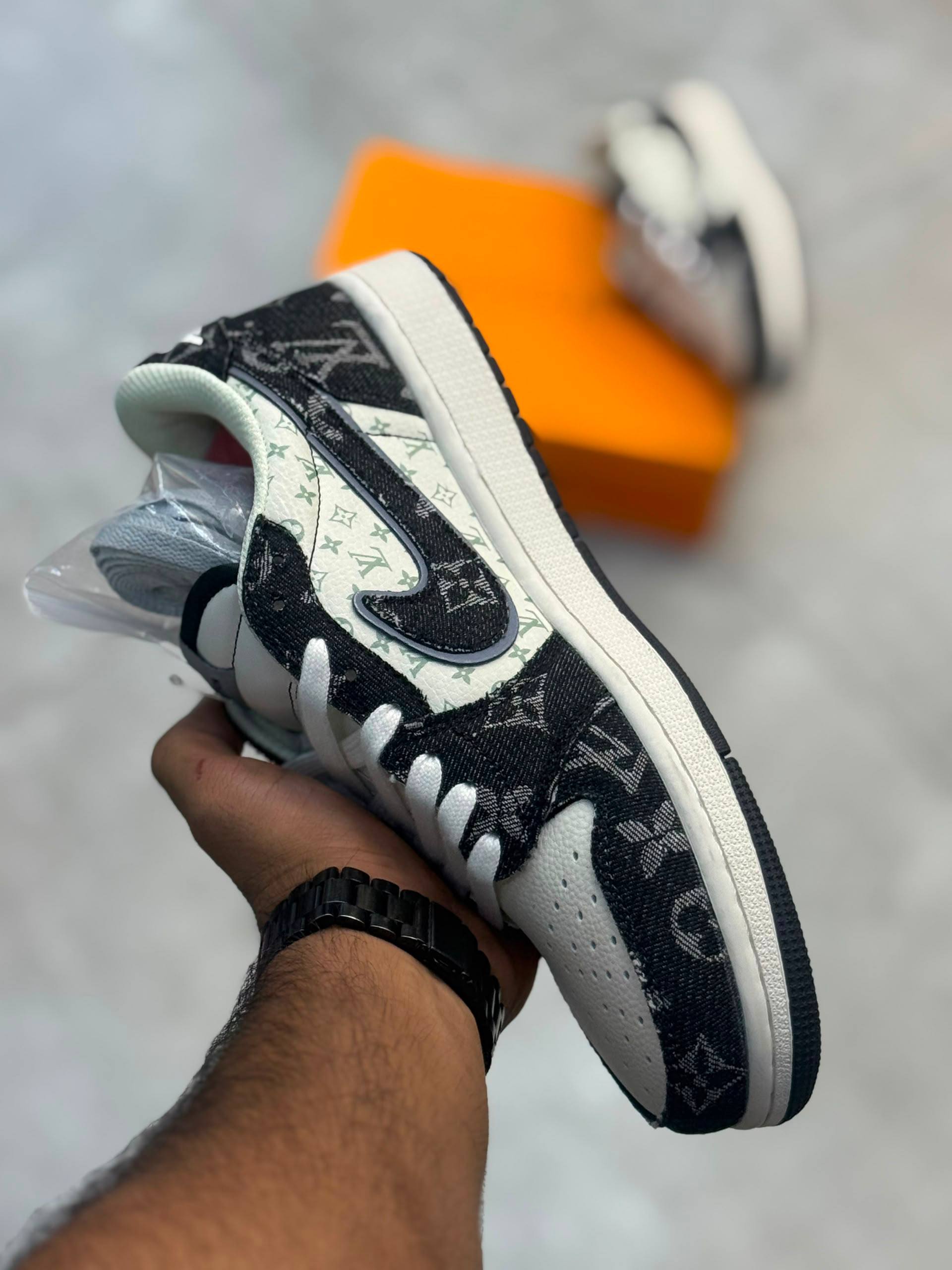 کفش کتونی مردانه نایک ایر جردن 1 Nike Air Jordan 1 Low Travis Scott x Black LV - Image 4
