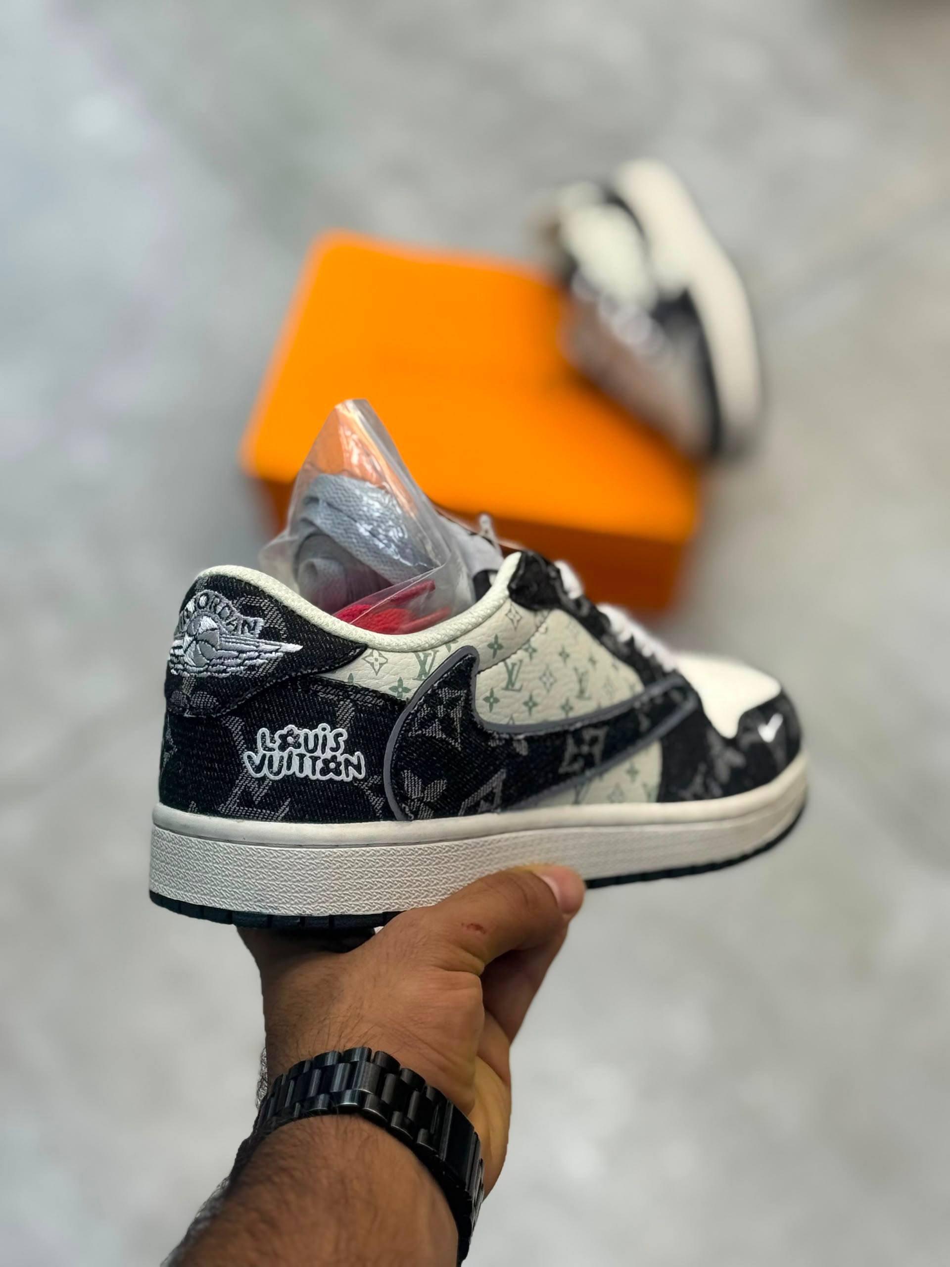 کفش کتونی مردانه نایک ایر جردن 1 Nike Air Jordan 1 Low Travis Scott x Black LV - Image 2