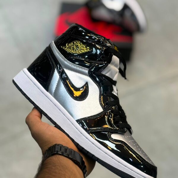 کفش کتونی مردانه نایک جردن 1 Nike Air Jordan 1 Mid Black Metallic Silver Sail Metallic Gold