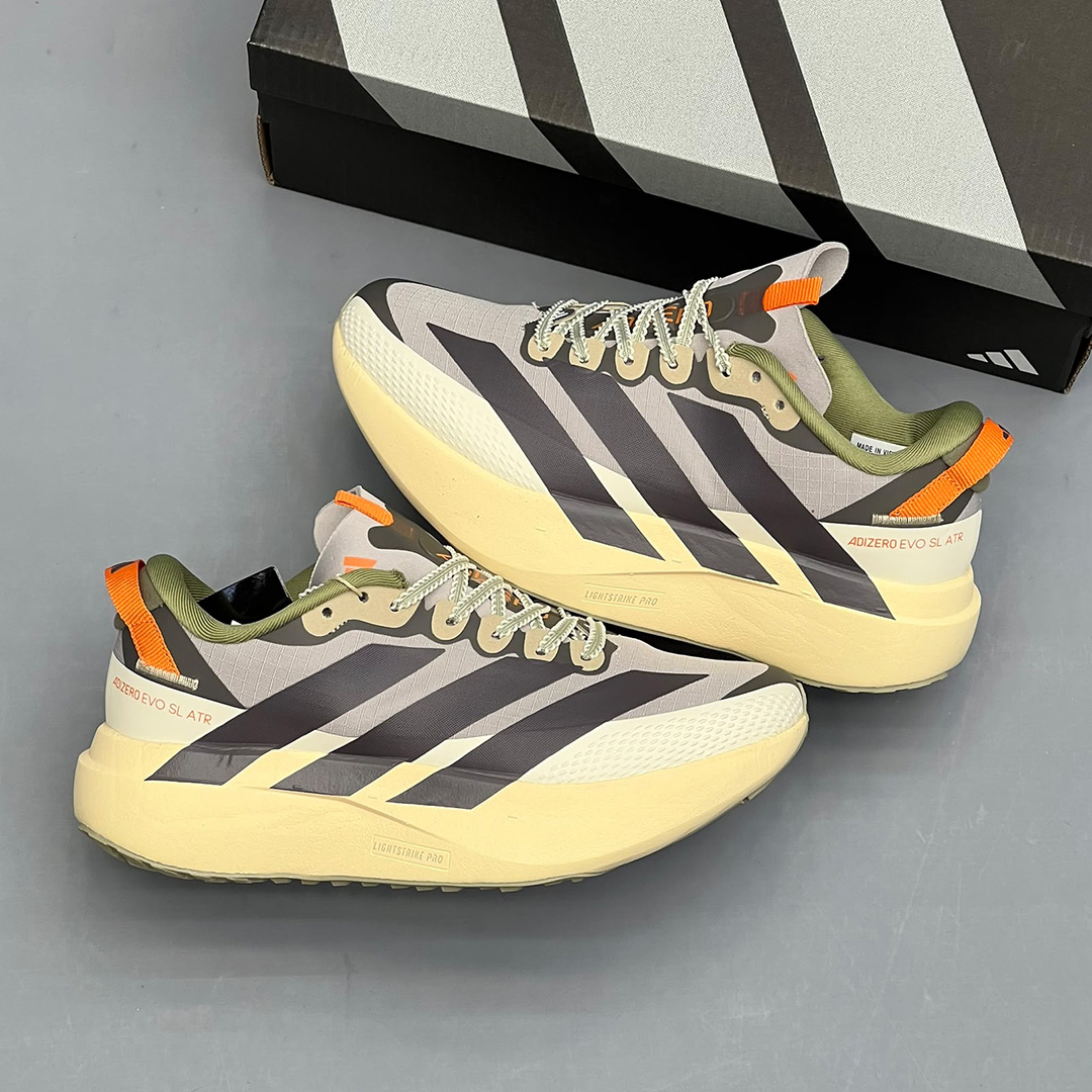 کفش کتونی آدیداس آدیزیرو ایوو اسال ایتیآر کرم خاکستری زیتونی adidas Adizero Evo SL ATR