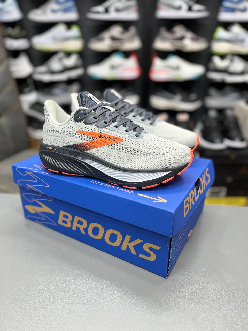 کفش کتونی مردانه رانینگ و پیاده روی مدل Brooks Ghost 17 کد02