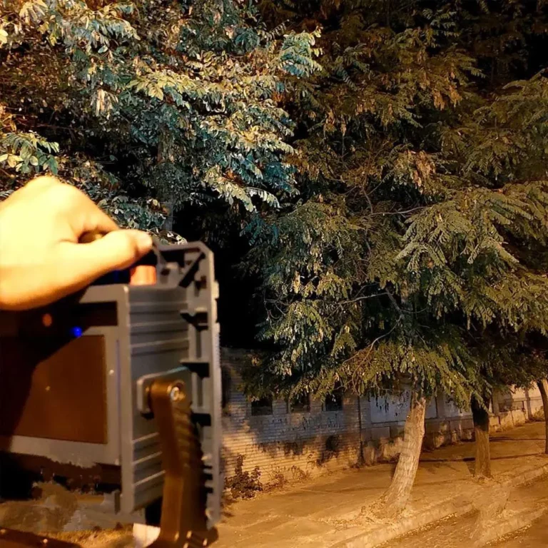 پروژکتور و پاوربانک شارژی و خورشیدی 400 وات W8121-2 