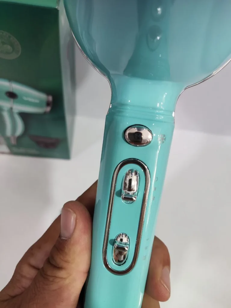 سشوار حرفهای وی جی آر مدل V-452 با توان 2400 وات