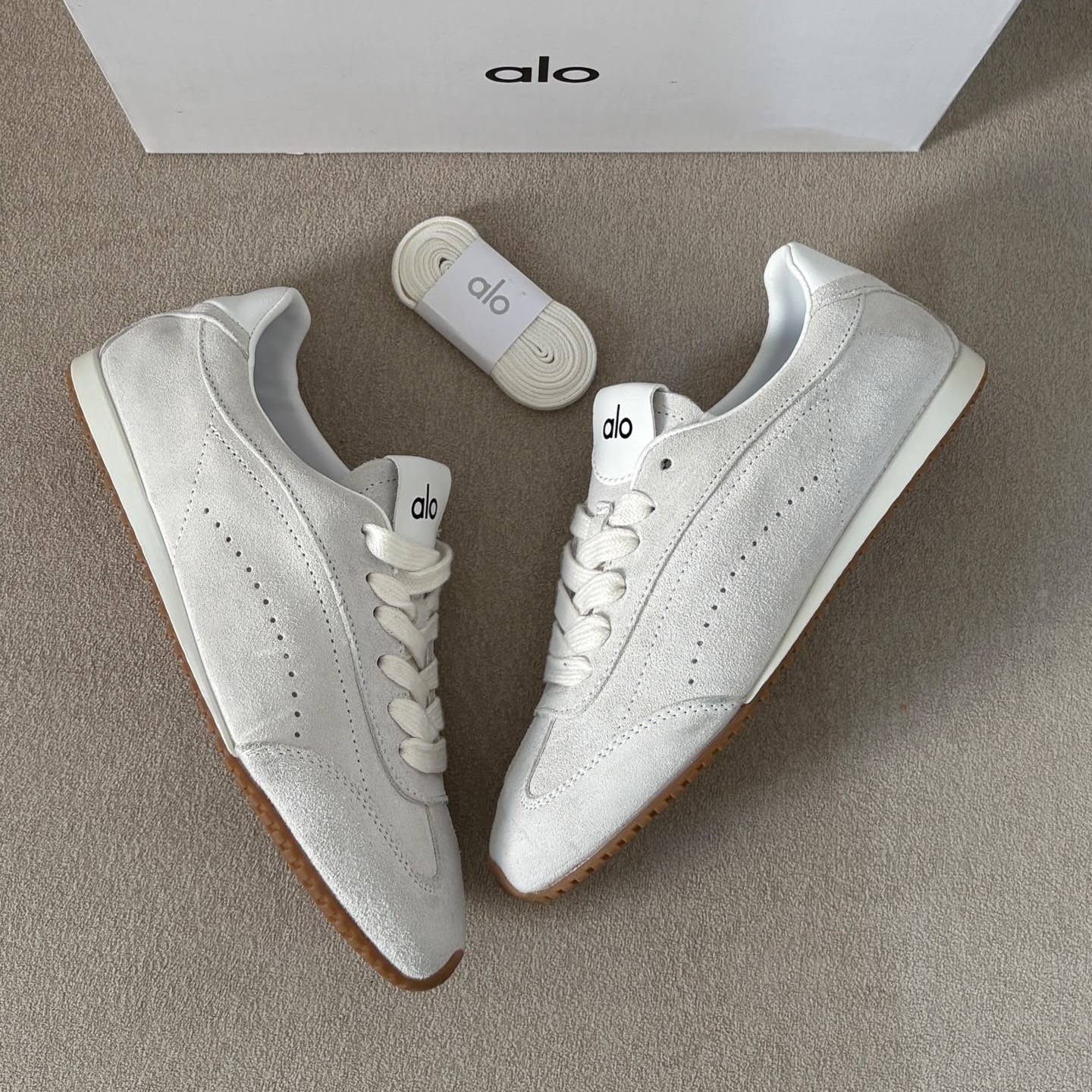 کفش کتونی زنانه ورزشی یوگا و رانینگ الو سان ست ALO Yoga Sunset Sneakers - Image 10
