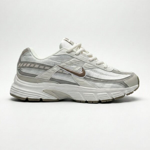 کفش کتونی نایک اینیشیتور سفید خاکستری قهوه‌ای Nike Initiator Phantom Light Bone Sail Brown IB4339