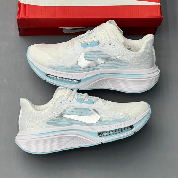 کفش کتونی نایک پگاسوس پلاس سفید فیروزه‌ای Nike Pegasus Plus 2