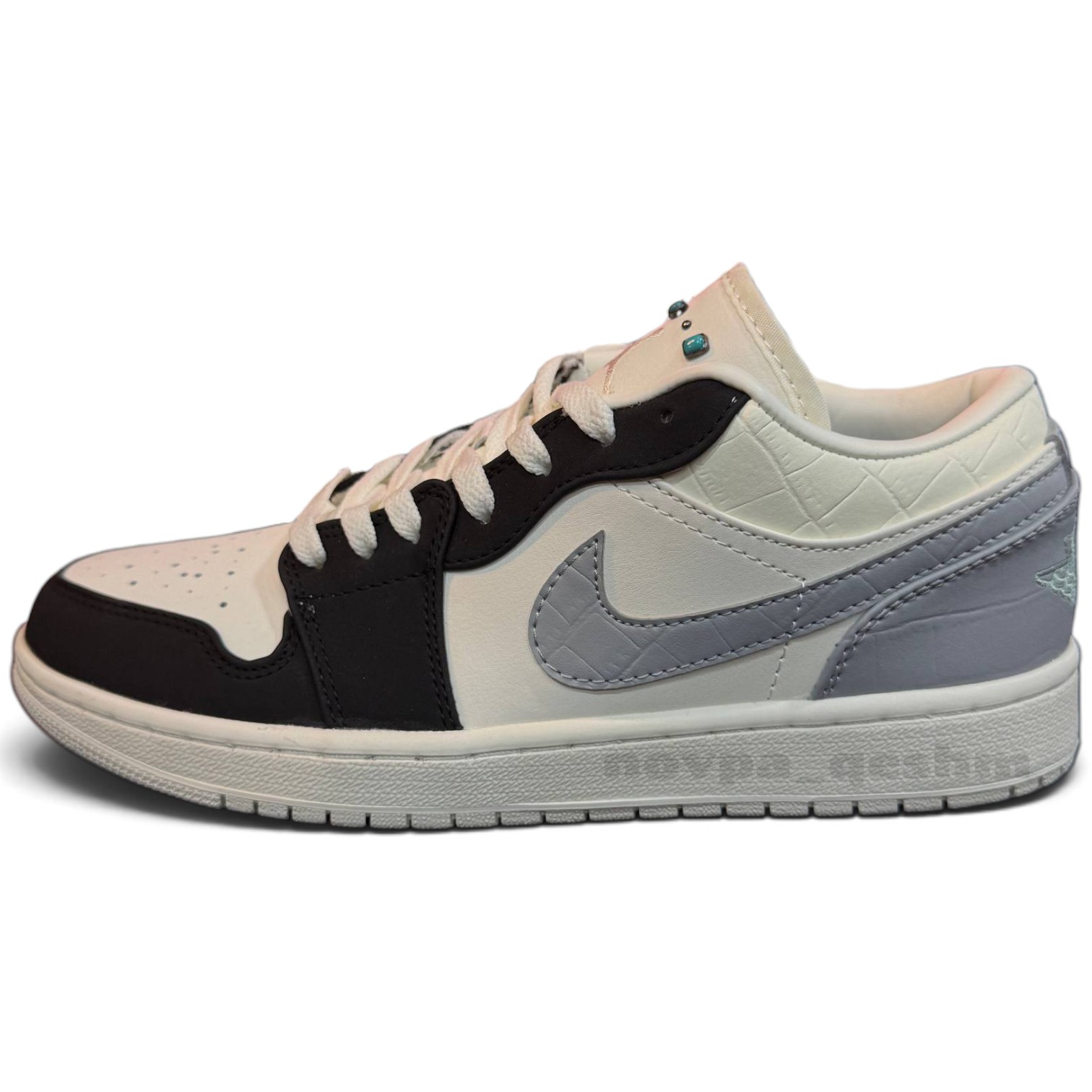 کفش کتونی زنانه و مردانه نایک ایر جردن ۱ لو تورکویز استون Nike Air Jordan 1 Low Turquoise Stone